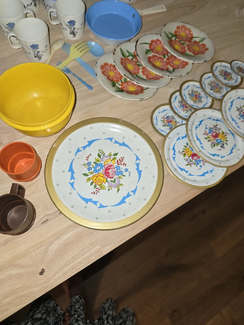 Lot Of Vintage Kids Kitchen Play Set